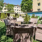 Garden * Reval